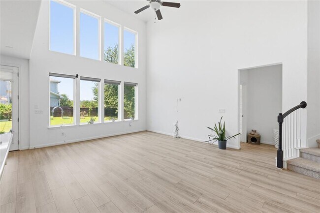 Building Photo - 7220 Poulain Dr