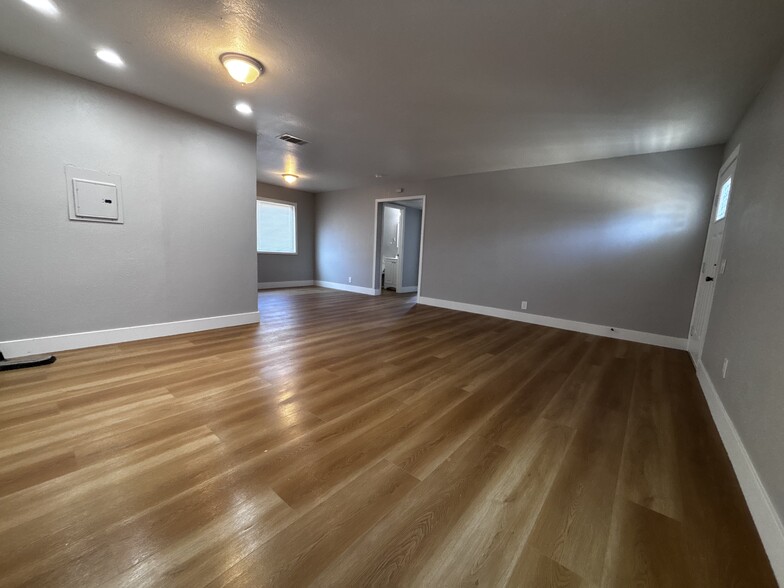 Building Photo - 415 Ellis St