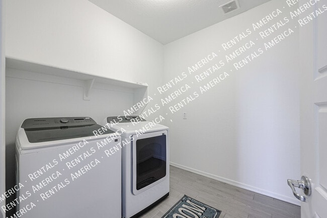 Building Photo - 5509 N 108th Ave