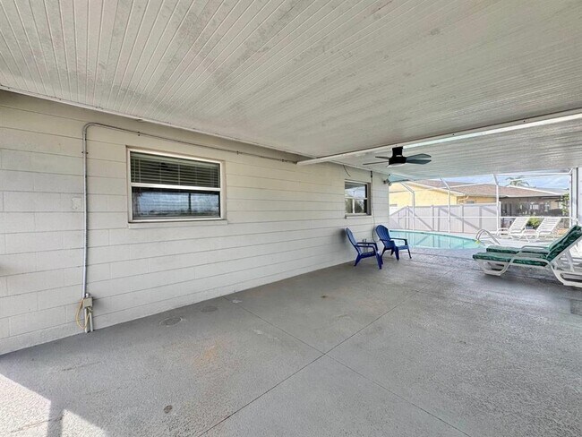 Building Photo - 6316 Lake Sunrise Dr