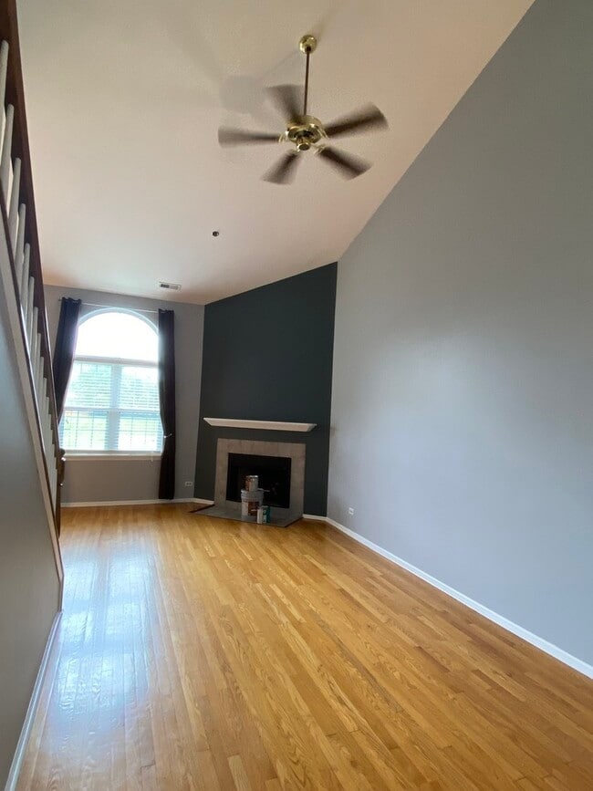 Building Photo - 5S510 Scots Dr