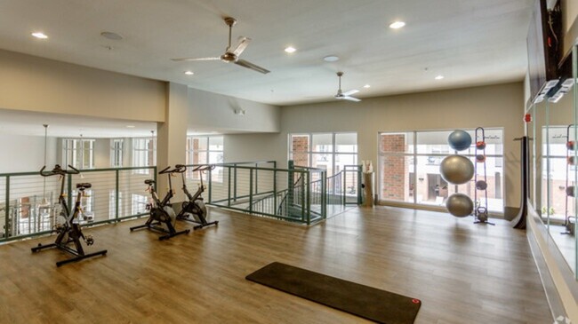 Building Photo - 111 Acklen Park Dr
