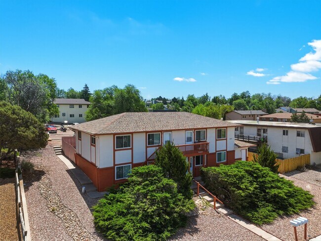 Building Photo - 1447 Nokomis Dr