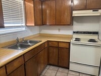 Building Photo - 544 Montevista Dr NE