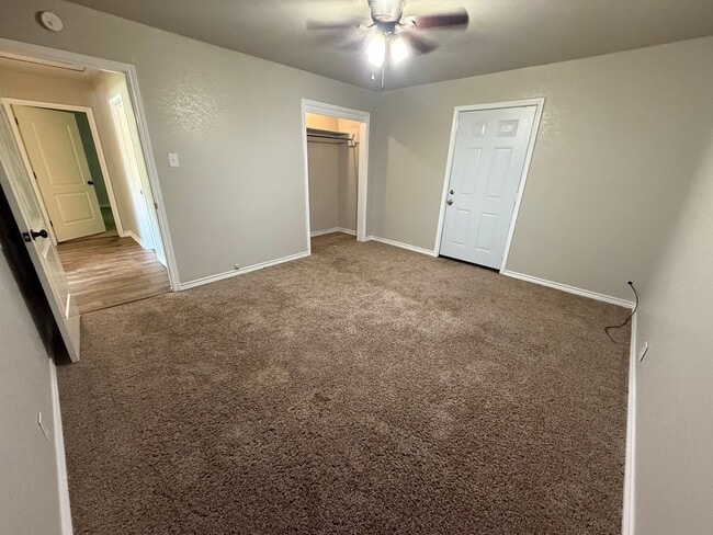 Building Photo - 114 S Hearon Dr