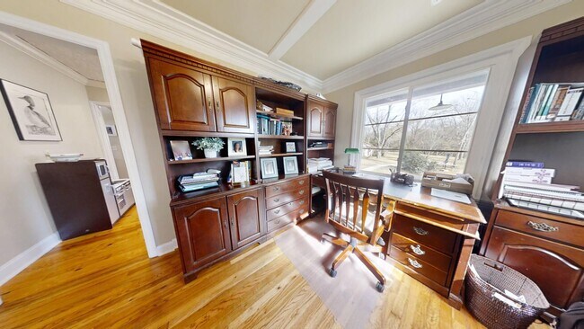 Building Photo - Gorgeous and updated home in Heart of Auburn