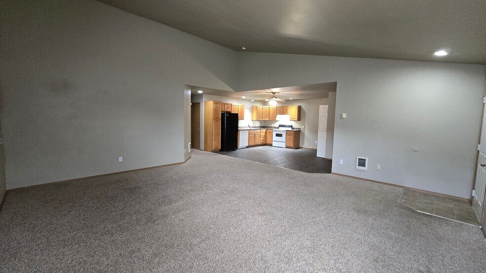 Building Photo - 802 Jamie Dr