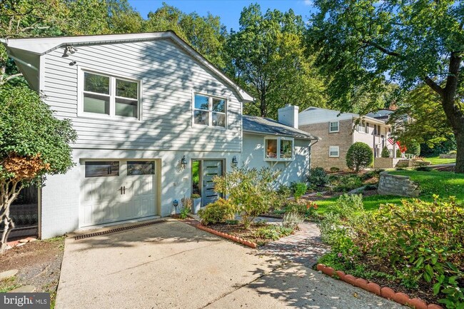 Building Photo - 6123 Beech Tree Dr