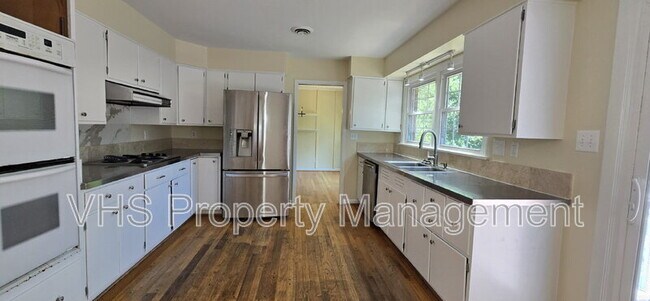 Building Photo - 7297 Moss Ln