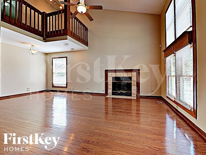 Building Photo - 2615 Moss Ln