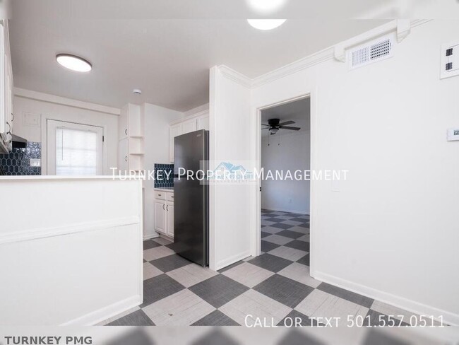 Building Photo - Great new Apartment in MacArthur Park Area...