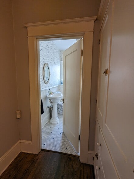Hallway, looking into bathroom - 1974 SE 24th Ave