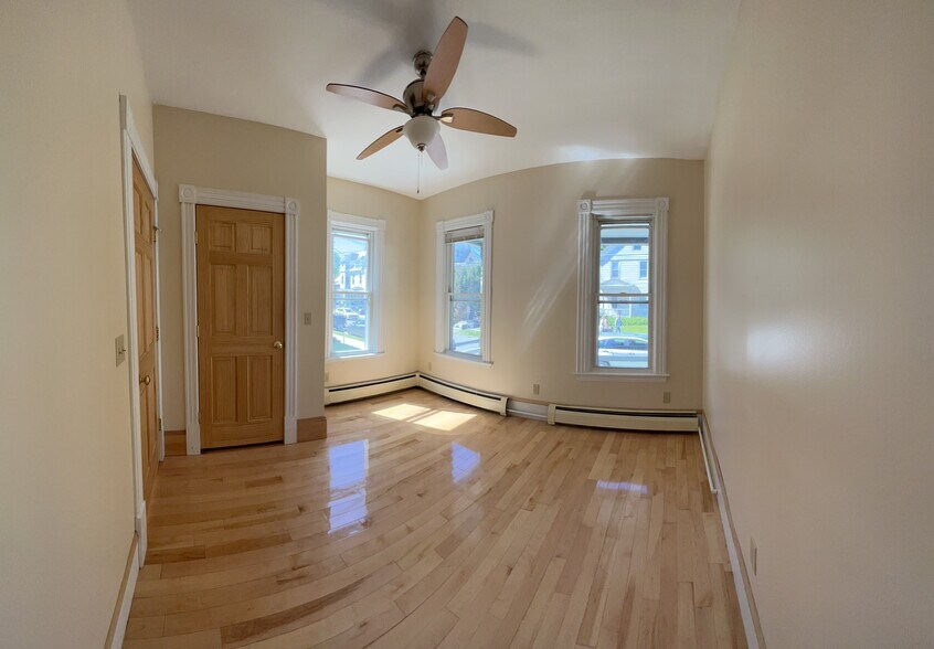 Building Photo - 19 Hickok Pl
