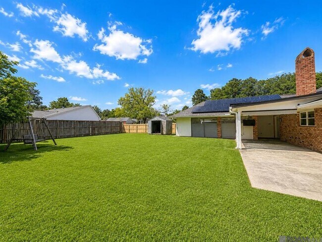 Building Photo - 4112 Pine Park Dr