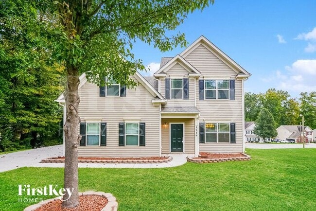 Building Photo - 5519 Pinebrook Ln