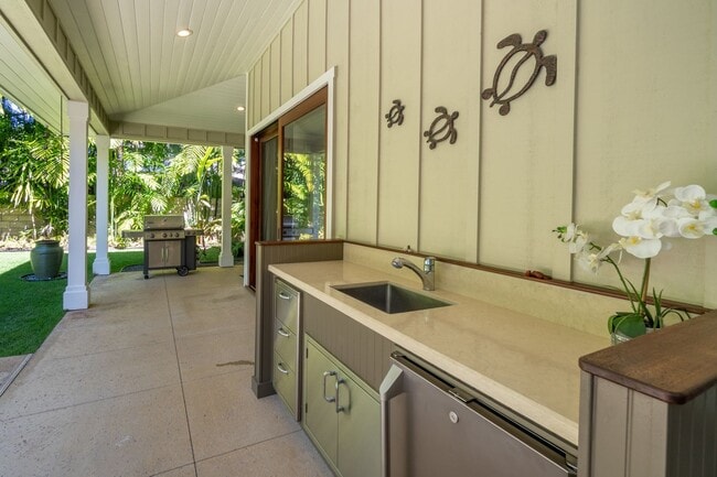 Building Photo - Stunning Fully-Furnished 3 Bedroom, 3.5 Bath Home With Pool and Spa on Quiet Beachside Lane Near ...