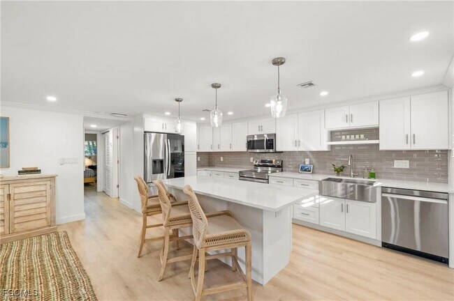 Building Photo - 503 Broad Ave S