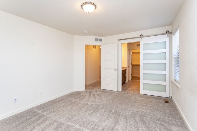 Building Photo - Move-In Ready Home in Desirable Banning Lewis Ranch!!