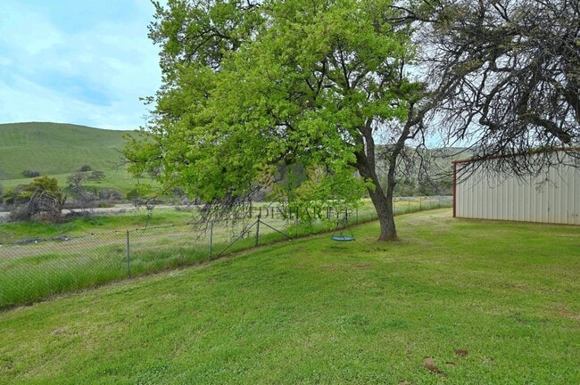 Building Photo - 25190 Elwood Rd