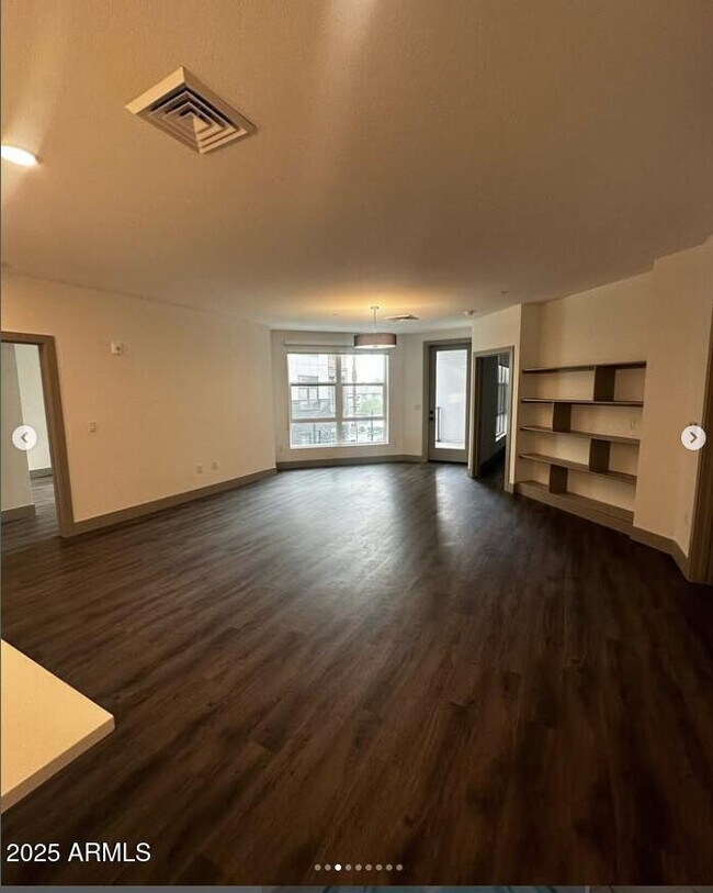 Building Photo - 7111 E Tierra Buena Ln