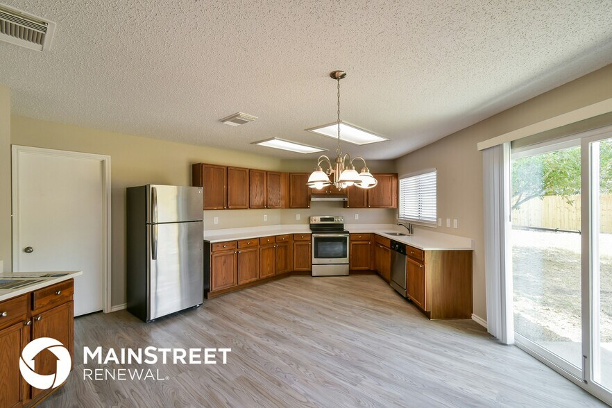 Building Photo - 8148 Chestnut Barr Dr