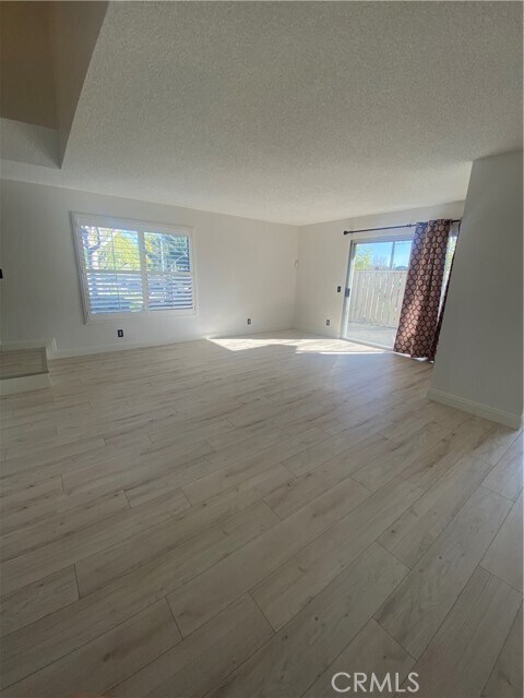 Building Photo - 1109 Golden Springs Dr