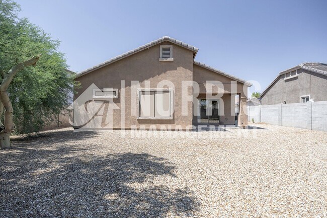 Building Photo - Great Home, Location and Move-In Ready!