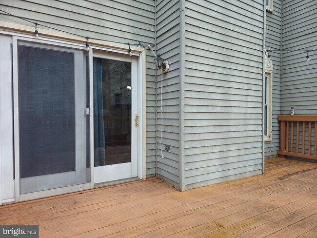 Building Photo - 6565 River Tweed Ln