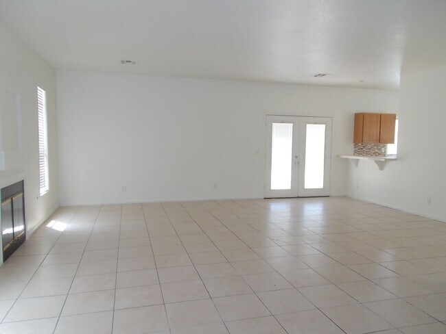 Building Photo - Beautiful 2 Story Home in Northwest!