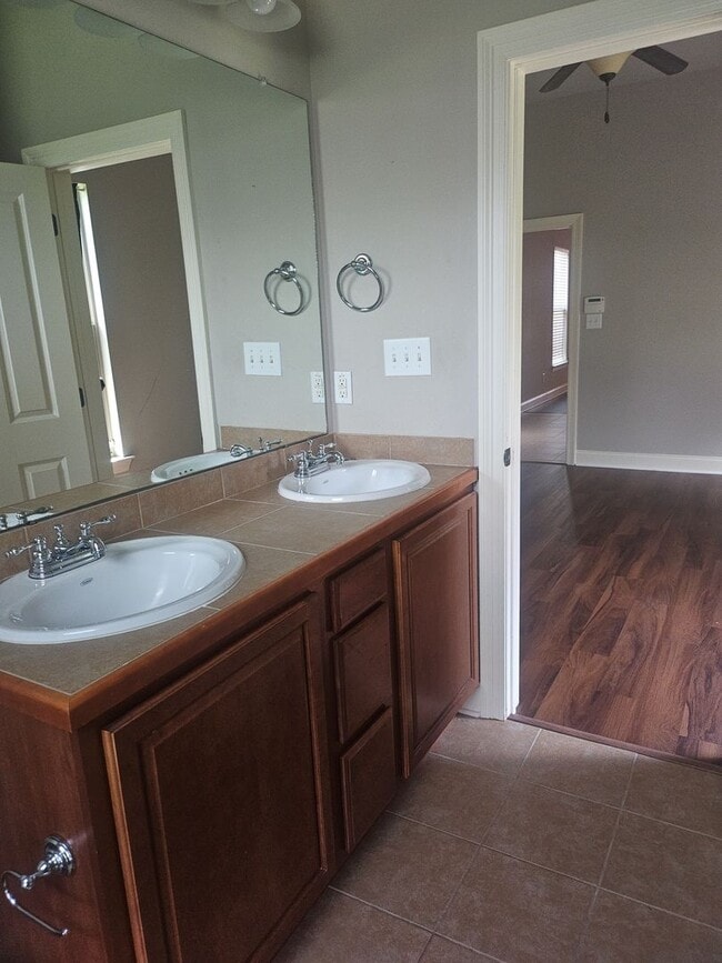 Building Photo - Welcome Home!