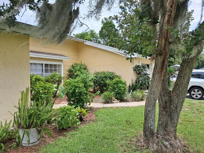 Building Photo - 12406 Weatherstone Row
