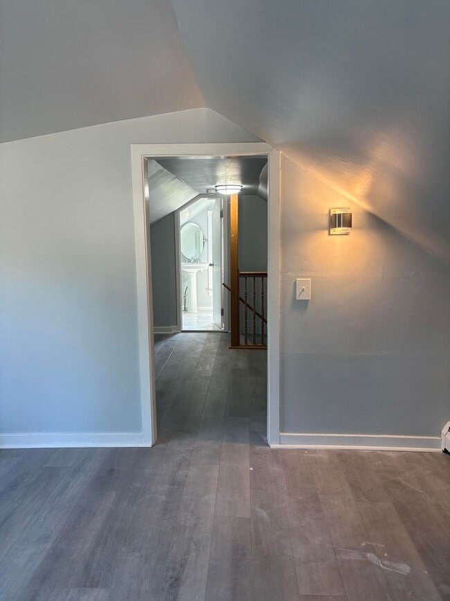 Building Photo - 23 Bowers Ave