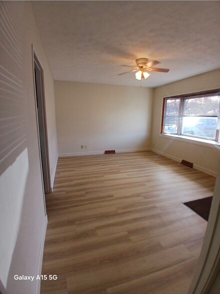 Building Photo - 304 Marshall St