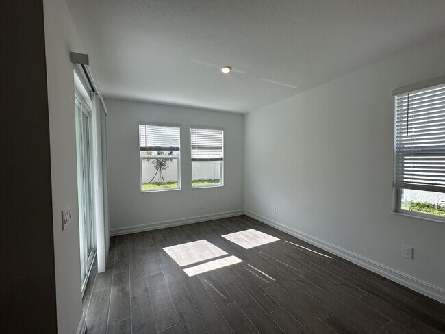 Building Photo - 11748 71st Ave E