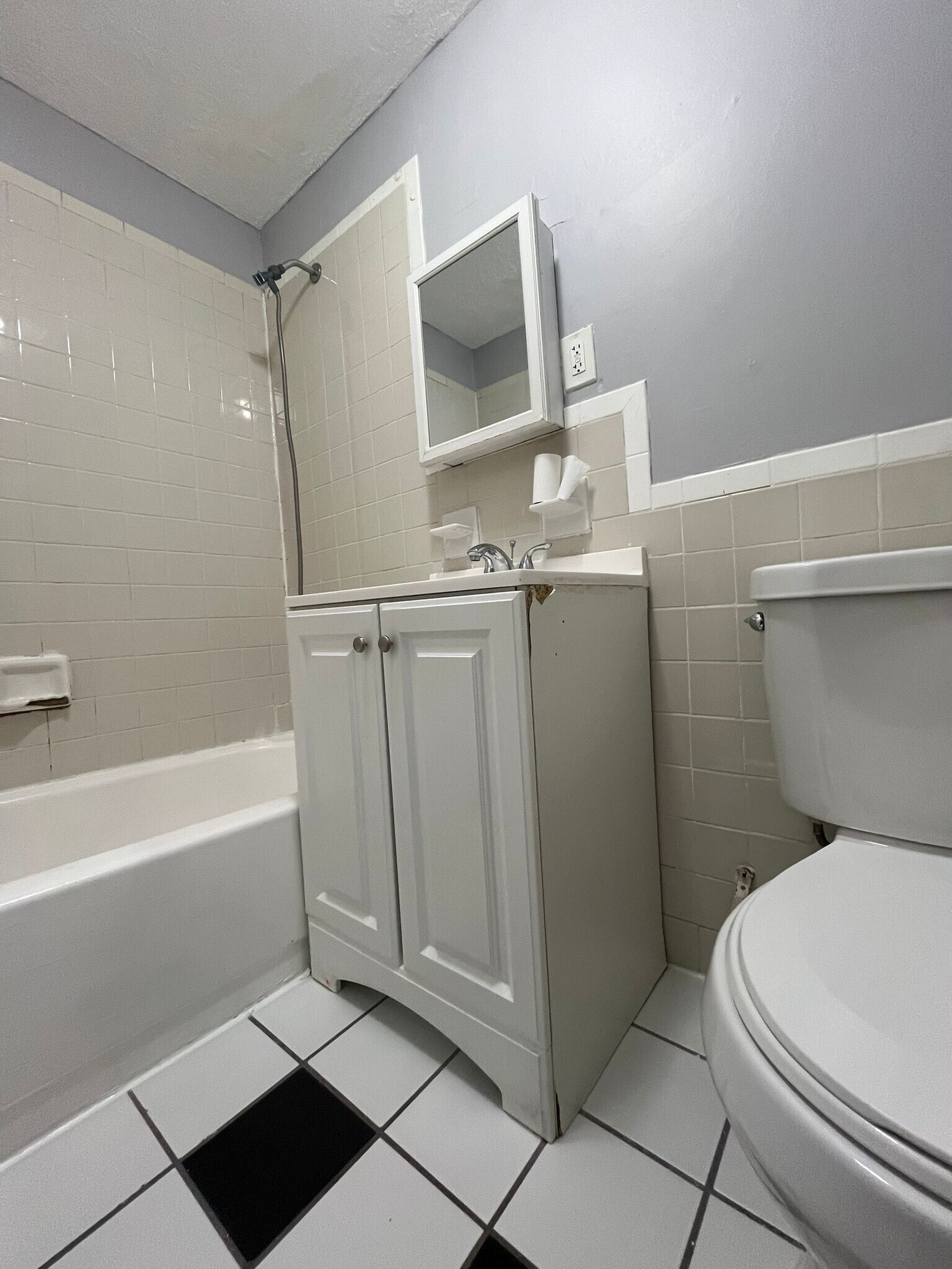 Building Photo - 97 Stevens Ave