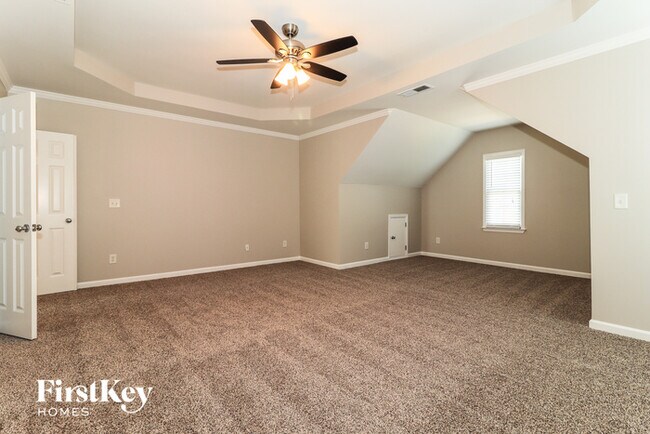 Building Photo - 200 Garland Rose Ln