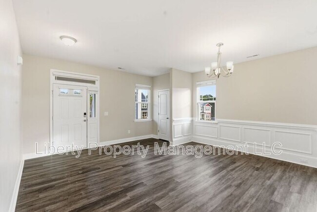 Building Photo - 588 Angel Oak Dr