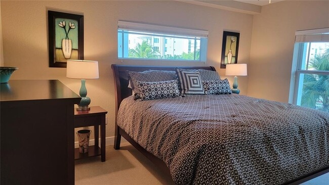 Building Photo - 650 Golden Gate Point