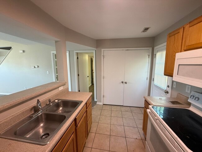 Building Photo - 1407 Greensboro Dr