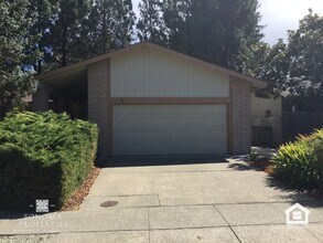 Building Photo - 3BD/2BA Eastside Sonoma Home
