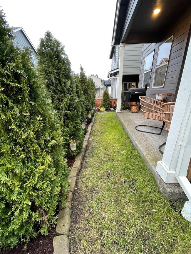 Building Photo - 6312 NE 61st Ave