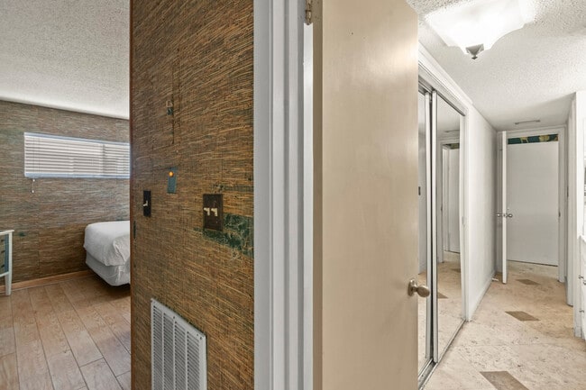 Building Photo - 4000 Gulf Terrace Dr