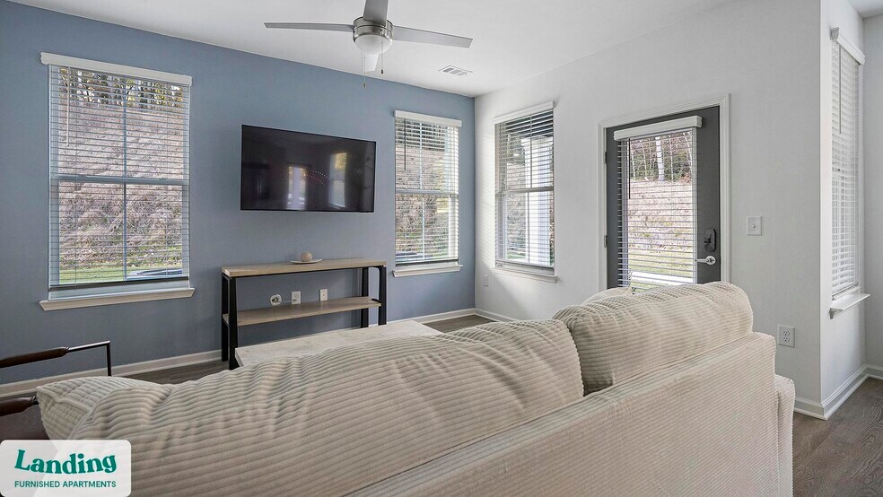 Building Photo - 2800 Milan Ct