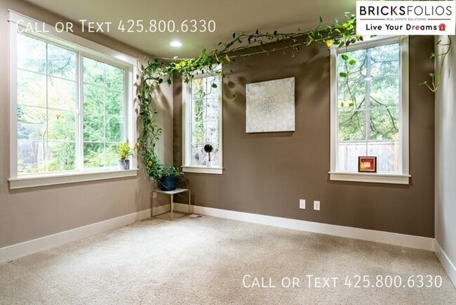 Building Photo - Discover the Perfect Blend of Comfort and ...