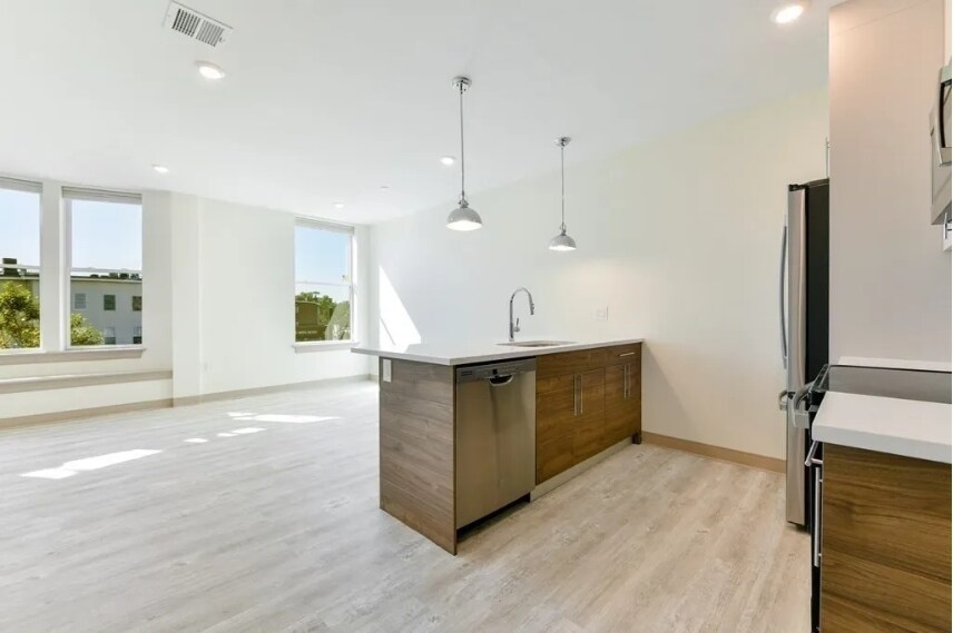 Building Photo - 400 Dorchester St