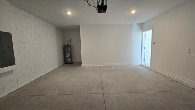 Building Photo - 2159 Chris Dr