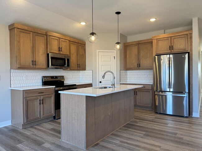 Building Photo - {31750} Brand New Ranch Home + 3 Car Garage + Unfinished Basement