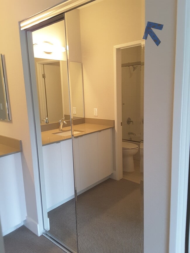Building Photo - Newly Remodeled Condo Unit - Pet Friendly