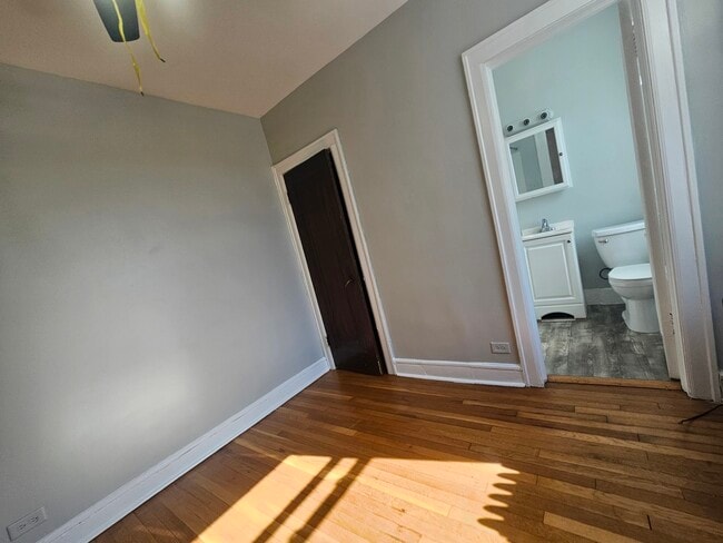 Building Photo - 4608 N Spaulding Ave