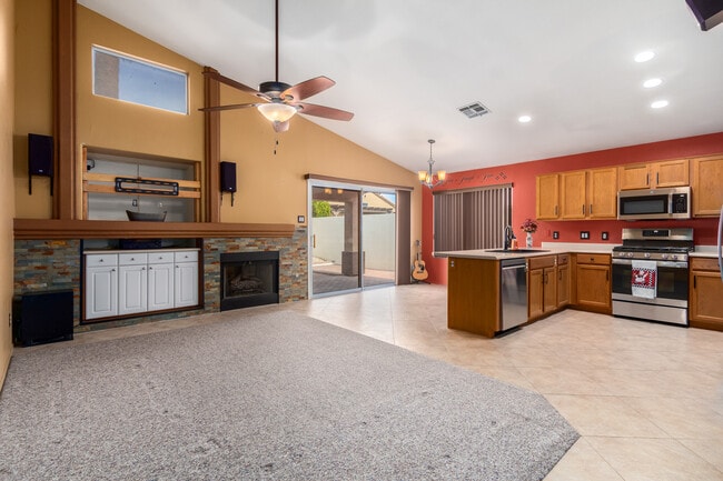 Building Photo - 9150 W Grovers Ave